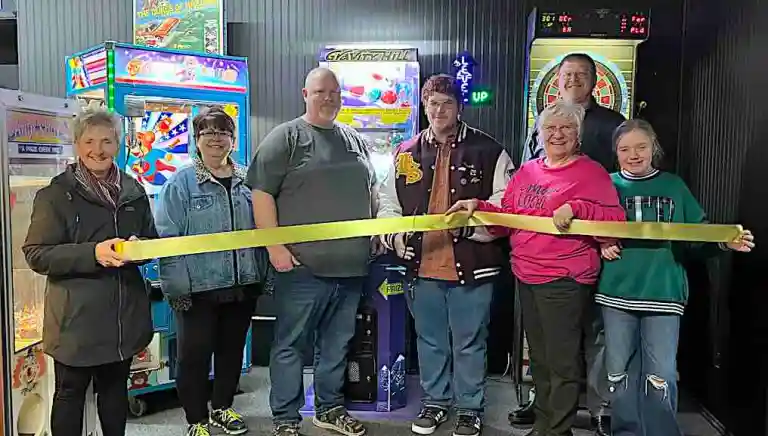 Quarters On Us Opens New Business with Ribbon Cutting